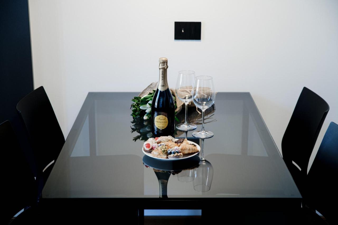 Dome'S Charme - The House Of Travelers Apartment Como Exterior photo
